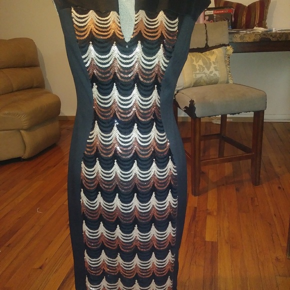 Dress - Picture 4 of 5